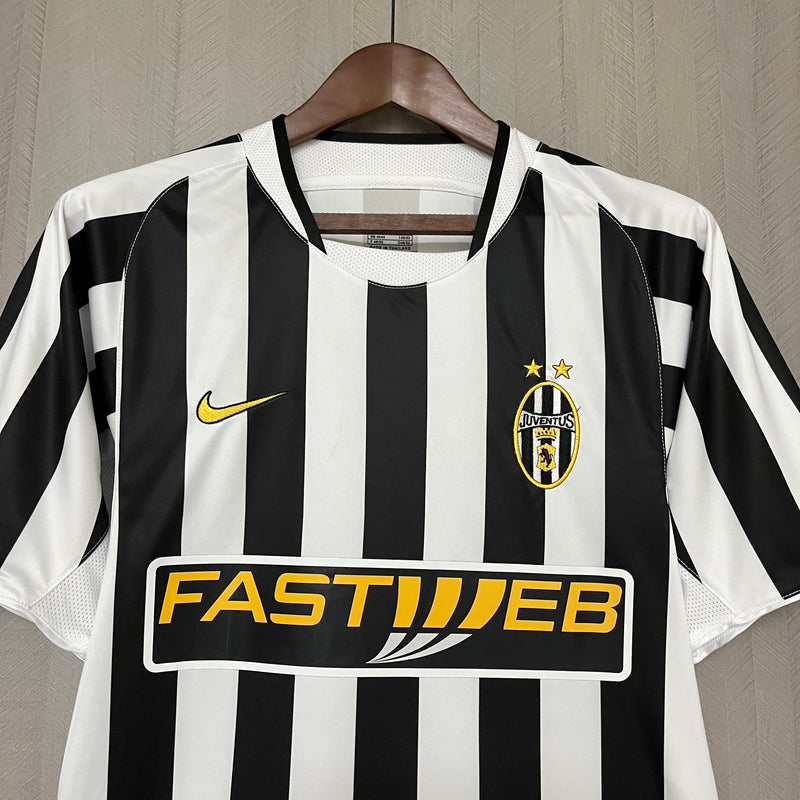 Camisa Retrô da Juventus 2003/2004 - Versão Retrô