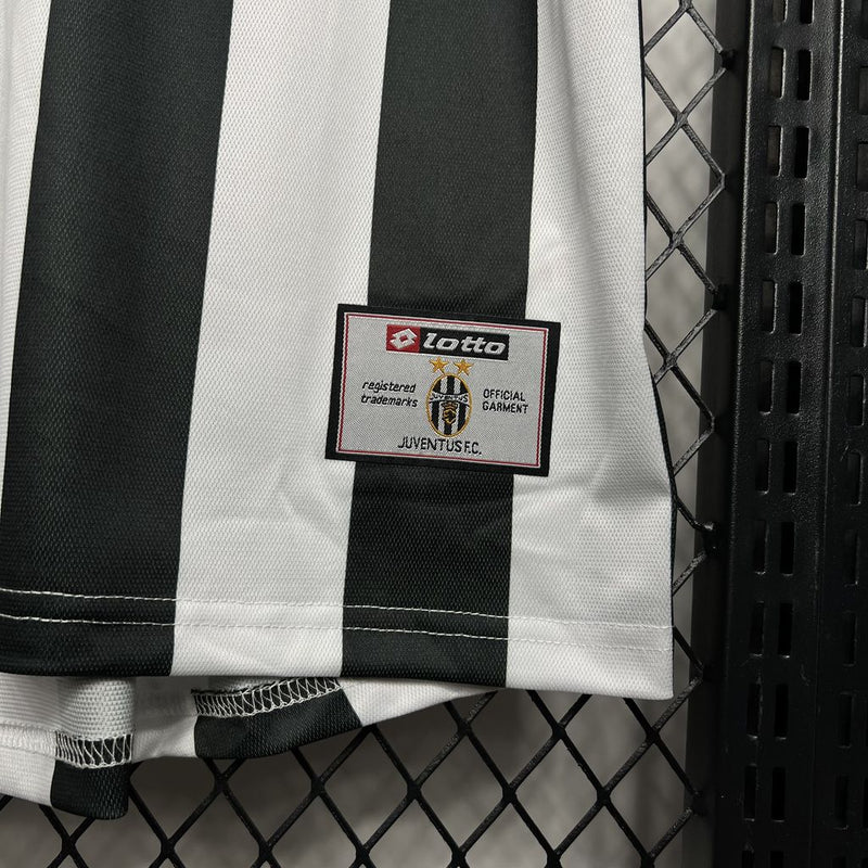 Camisa Retrô da Juventus 2001/2002