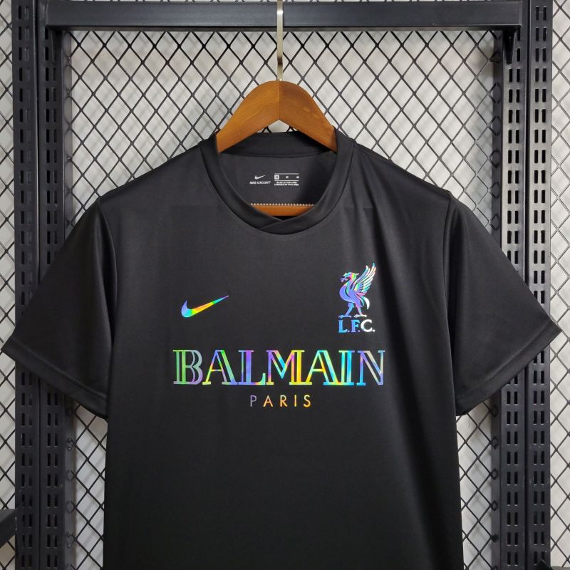 Camisa Oficial do Liverpool 24/25 Refletiva - Edição Balmain