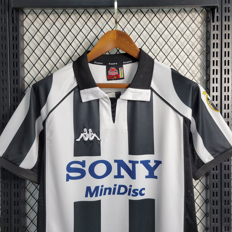 Camisa Retrô da Juventus 1997/1998