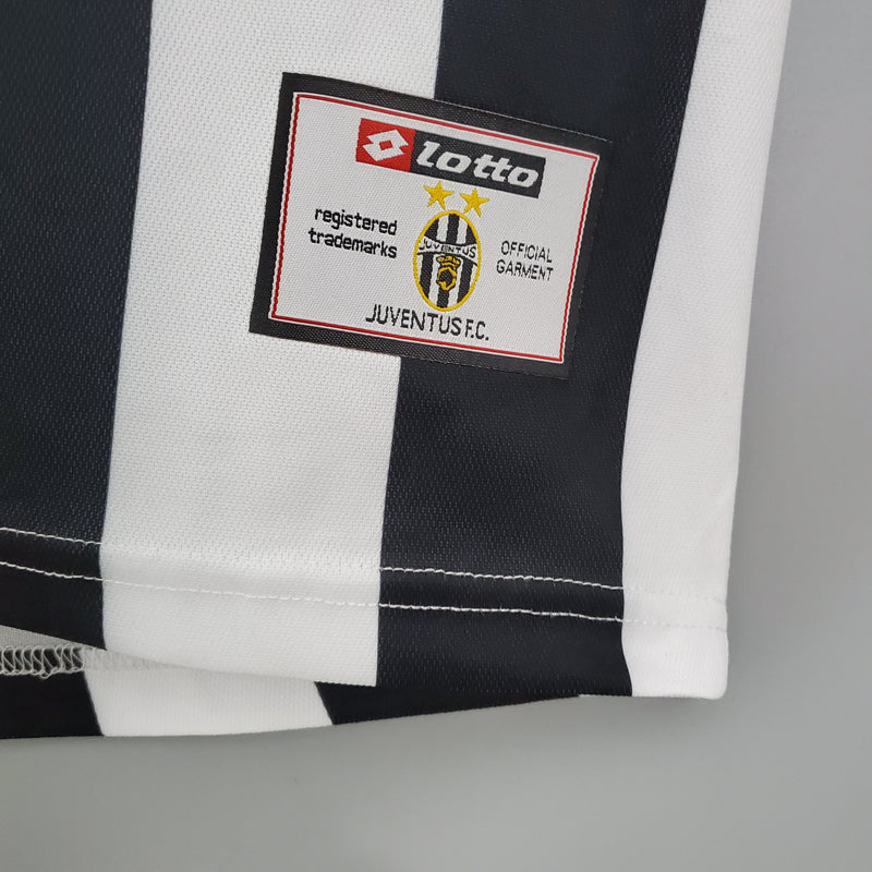 Camisa Retrô da Juventus 2001/2002