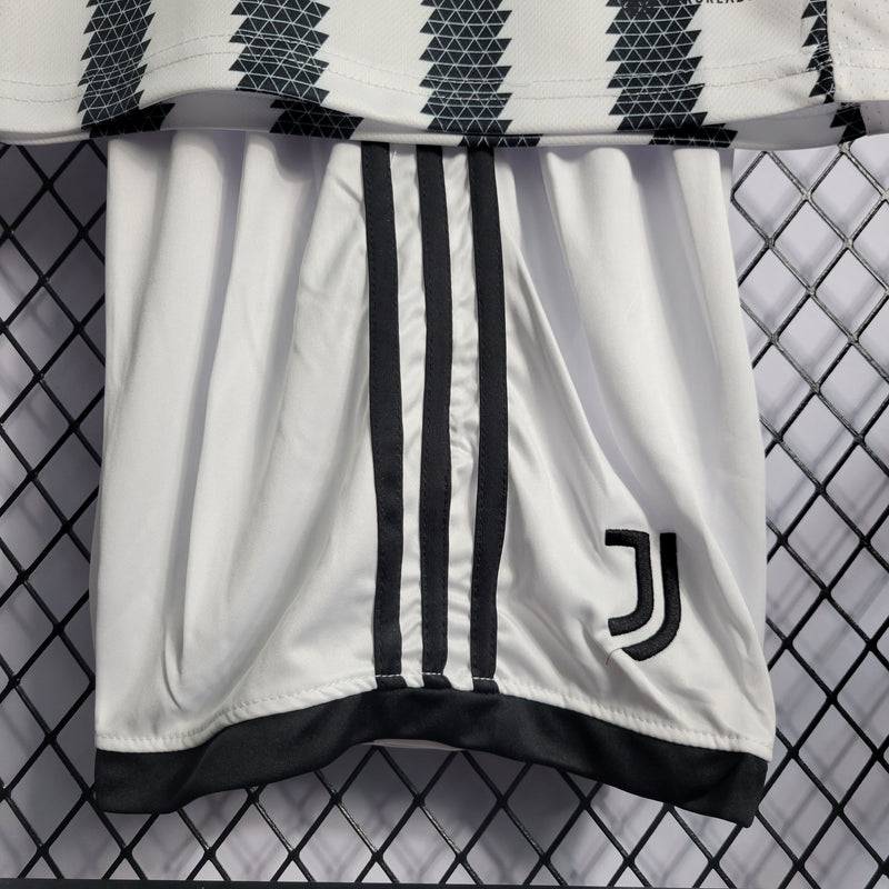 Conjunto Infantil Oficial da Juventus 22/23 - Kids