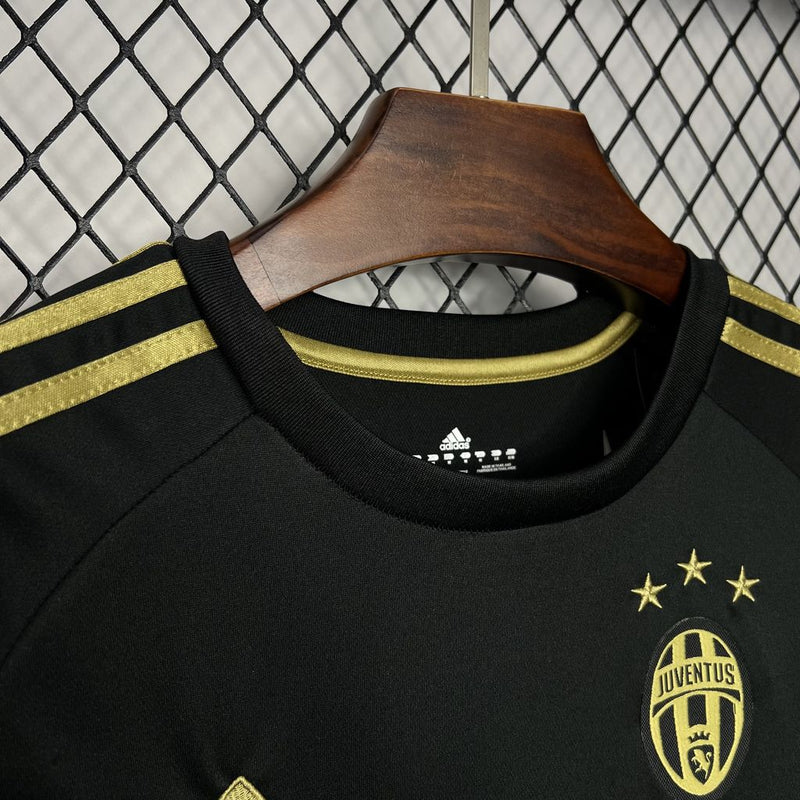 Camisa Retrô da Juventus 2015/2016