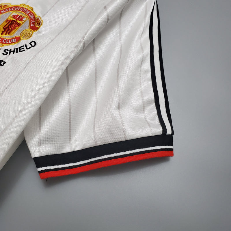 Camisa Retrô do Manchester United 1983