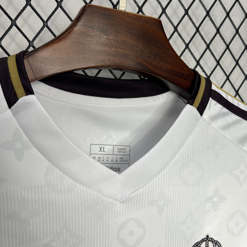 Camisa Oficial do Real Madrid 24/25 Versão Torcedor - Edição Louise Vuitton