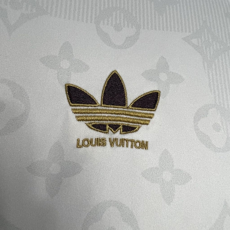 Camisa Oficial do Real Madrid 24/25 Versão Torcedor - Edição Louise Vuitton