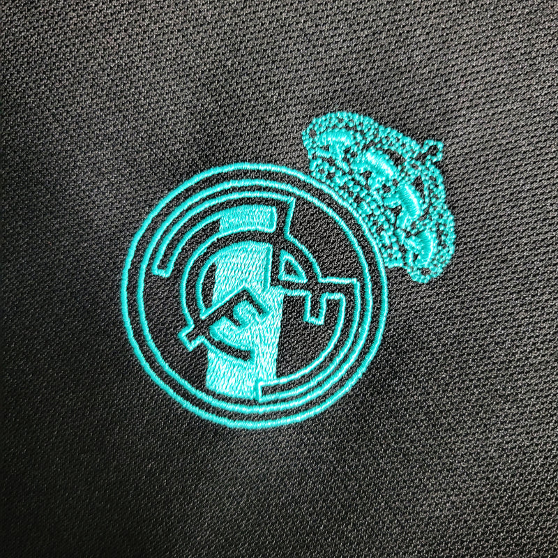 Camisa Retrô do Real Madrid 2017/2018 - Manga Longa