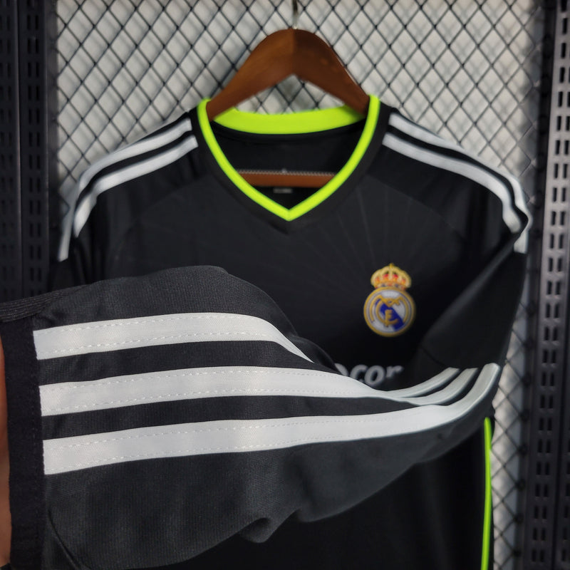 Camisa Retrô do Real Madrid 2010/2011 - Manga Longa