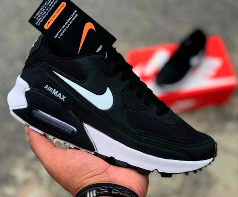 TÊNIS NIKE AIR MAX 90 - Preto e Branco