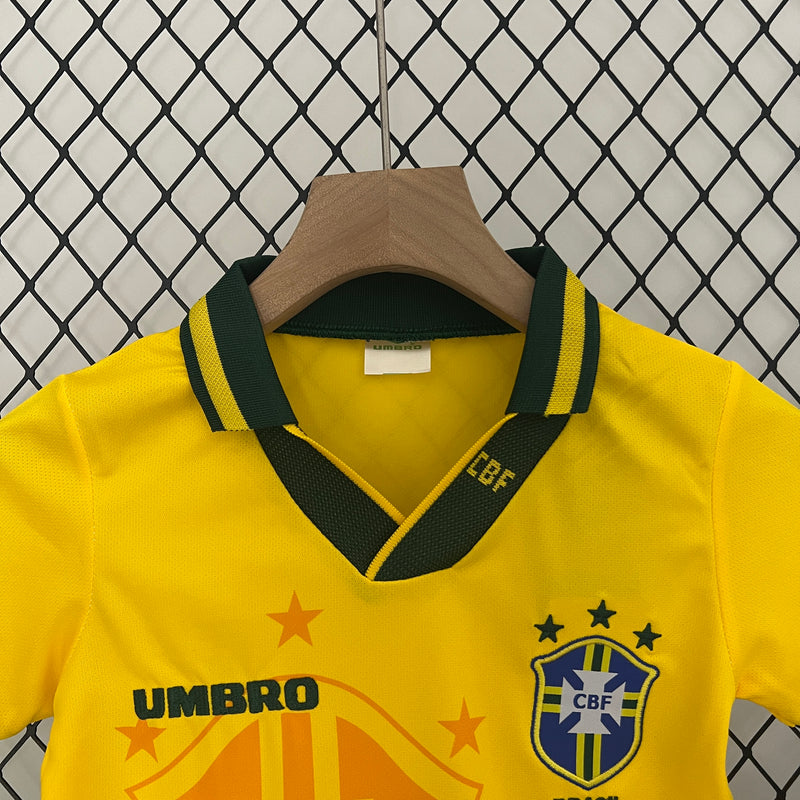 Conjunto Retrô Infantil Oficial do Brasil 1993/1994