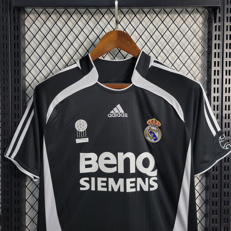 Camisa Retrô do Real Madrid 2006/2007