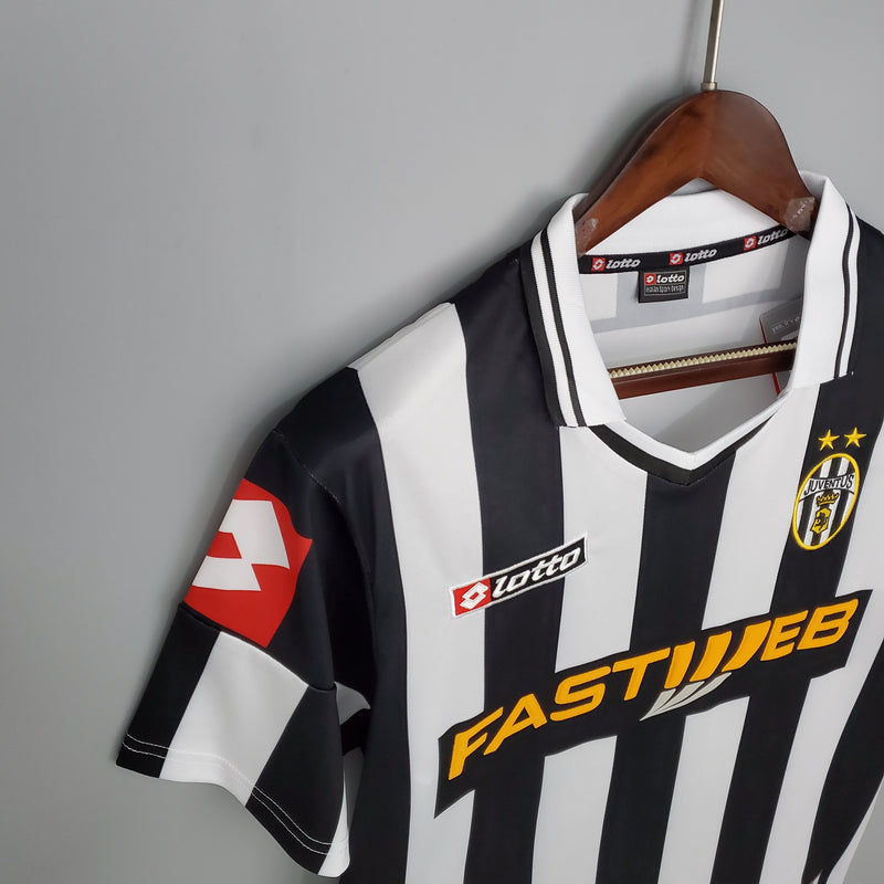 Camisa Retrô da Juventus 2001/2002