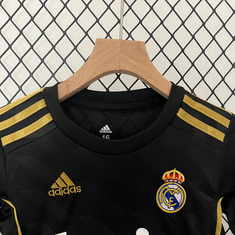 Conjunto Retrô Infantil Oficial do Real Madrid 2011/2012 - Kids