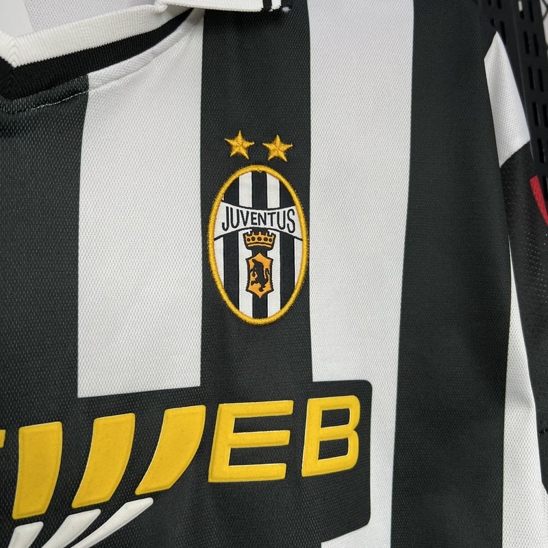 Camisa Retrô da Juventus 2001/2002