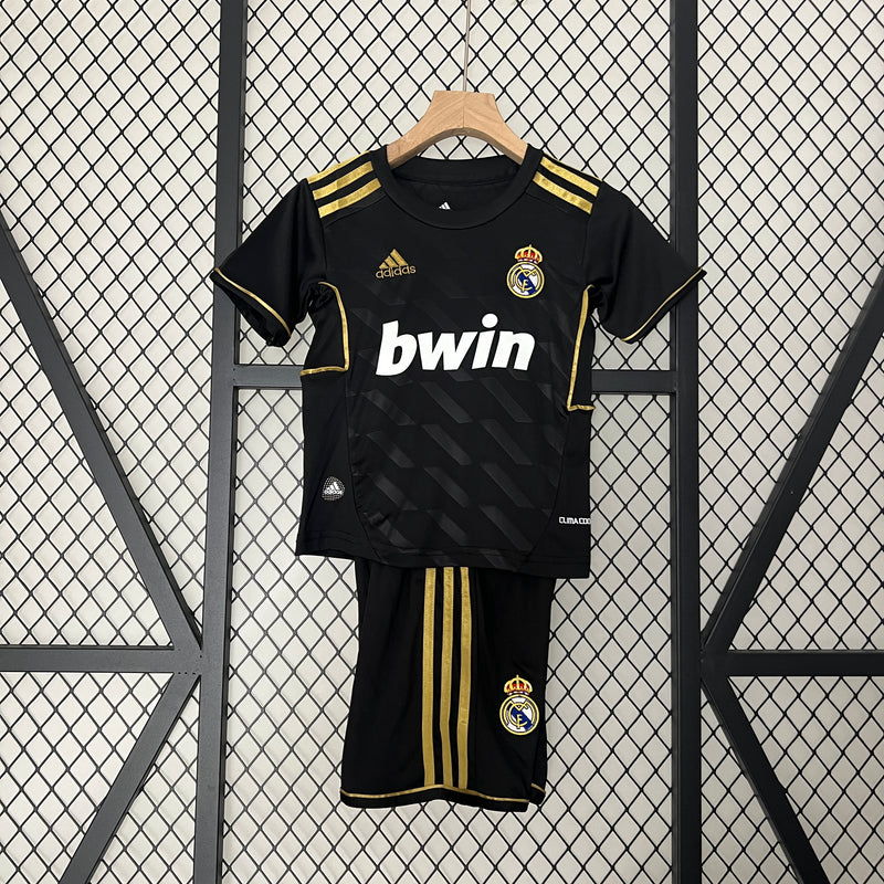 Conjunto Retrô Infantil Oficial do Real Madrid 2011/2012 - Kids