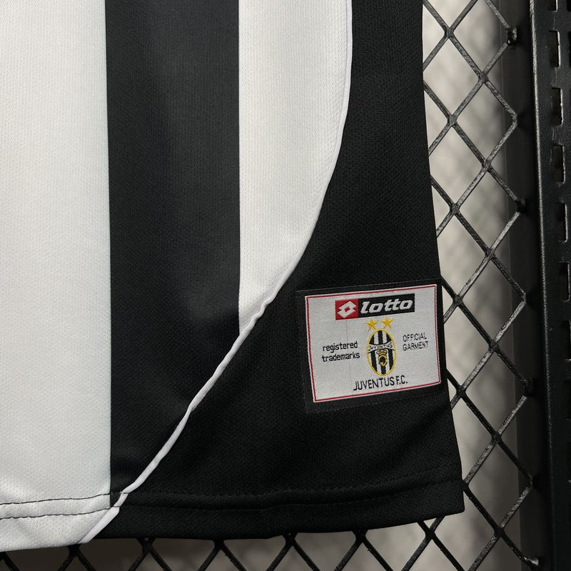 Camisa Retrô da Juventus 2002/2003 - Versão Retrô