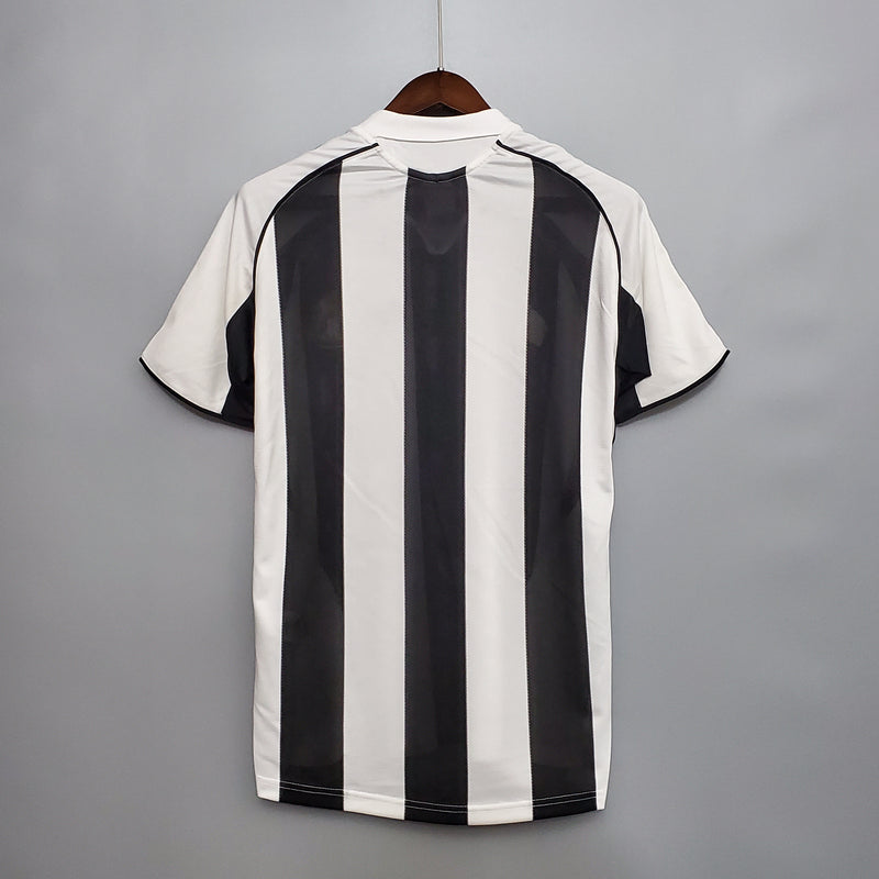 Camisa Retrô do Newcastle 2005/2006