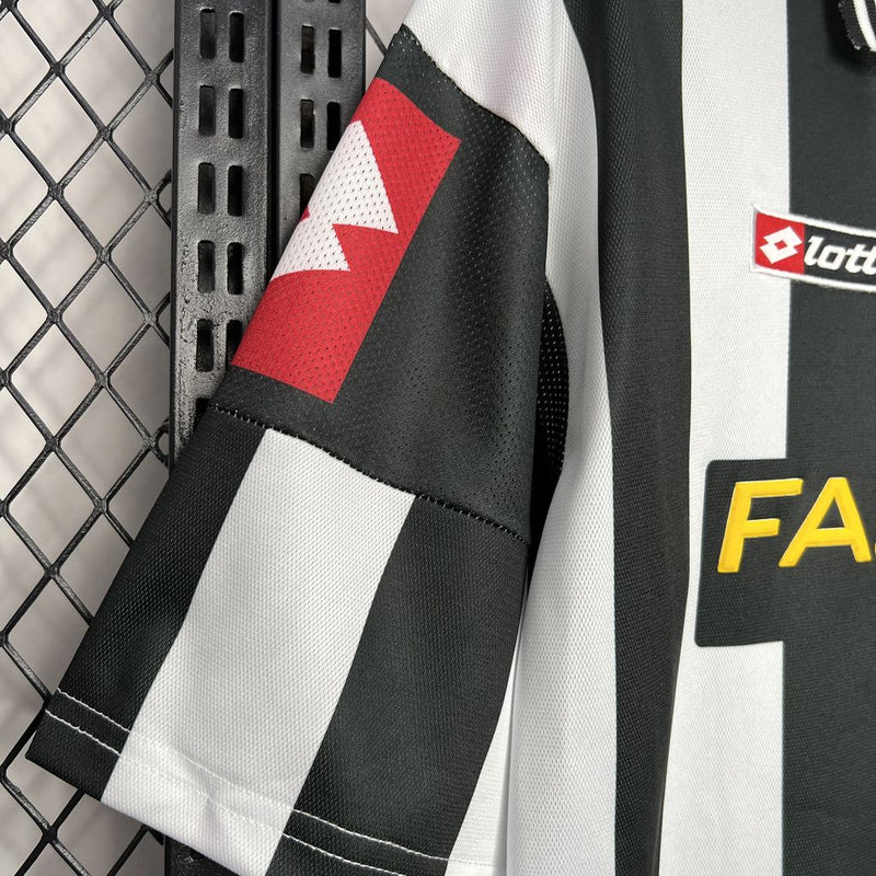 Camisa Retrô da Juventus 2001/2002