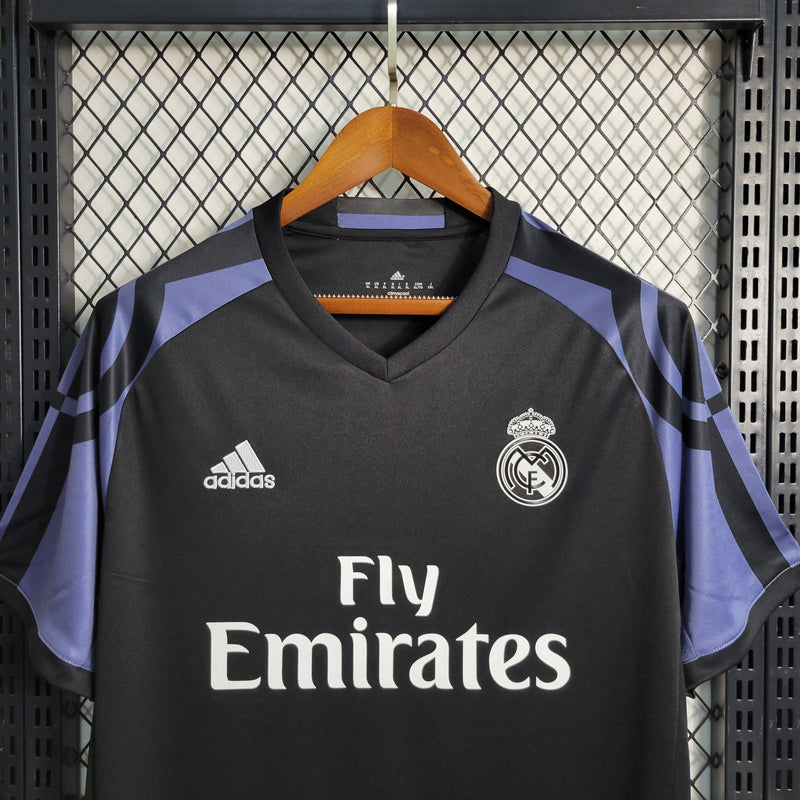 Camisa Retrô do Real Madrid 2016/2017