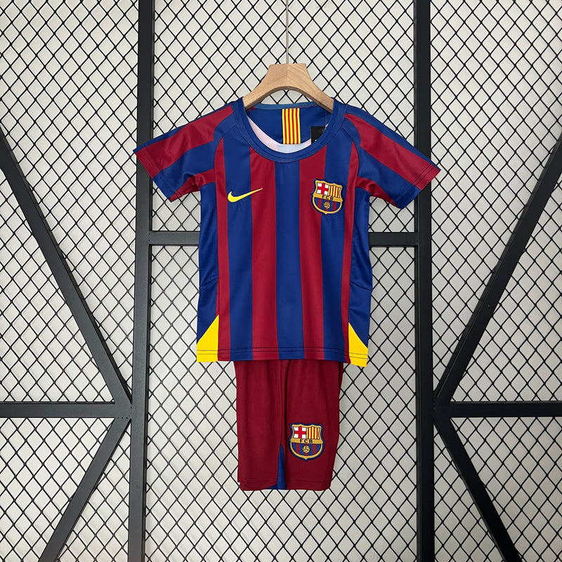 Conjunto Retrô Infantil Oficial do Barcelona 2005/2006 - Kids