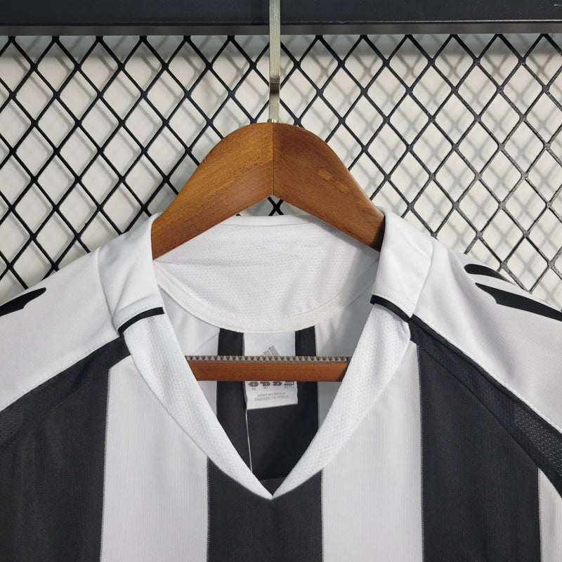 Camisa Retrô do Newcastle 2004